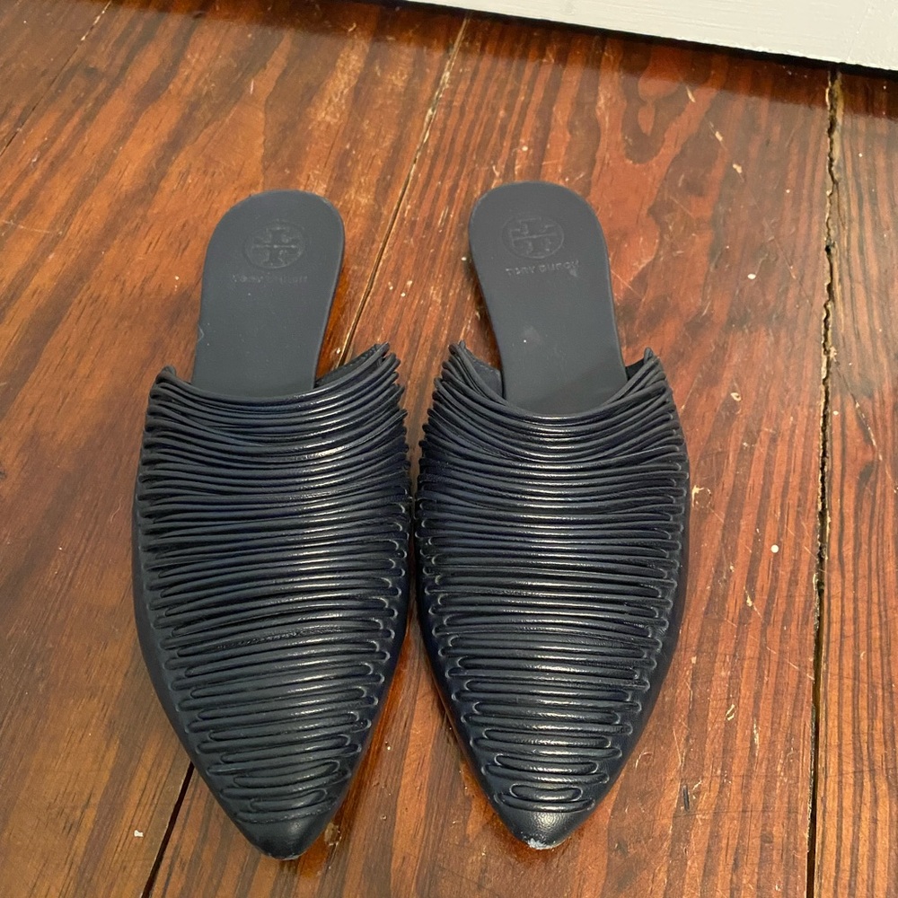 Tory Burch Sienna Flats in size 6 As Seen On The Runway SS17!